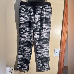 Men’s Roebuck & Co Black White Camo Drawstring Pants Size Large